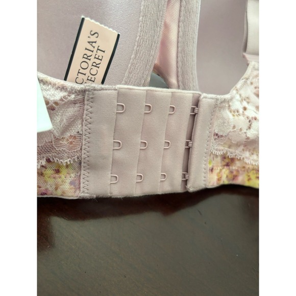 2- NWT Victoria's Secret 38DDD Body by Victoria Padded Push Up Bras - Picture 5 of 14